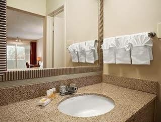 Days By Wyndham Westend Alexandria,va Washington Dc Area 2*